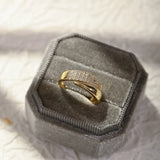 Elegant Guldring med Funklende Sten